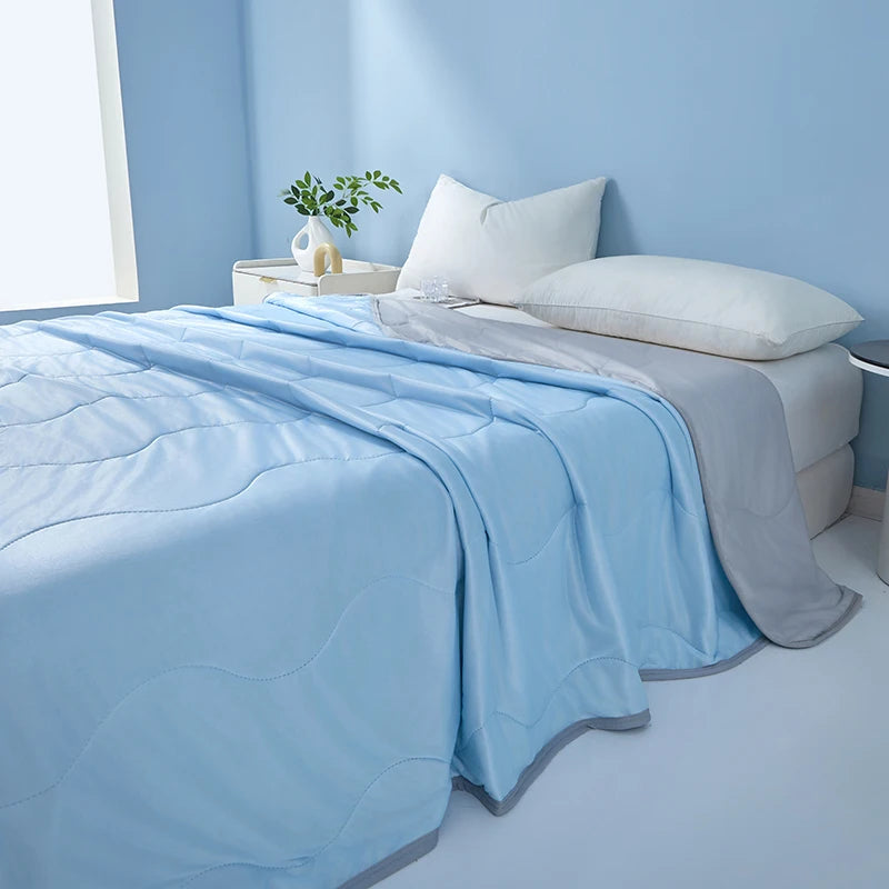 King Size Cooling Comforter - Breathable & Lightweight Silk Cooling Blanket, for Hot Summer Nights