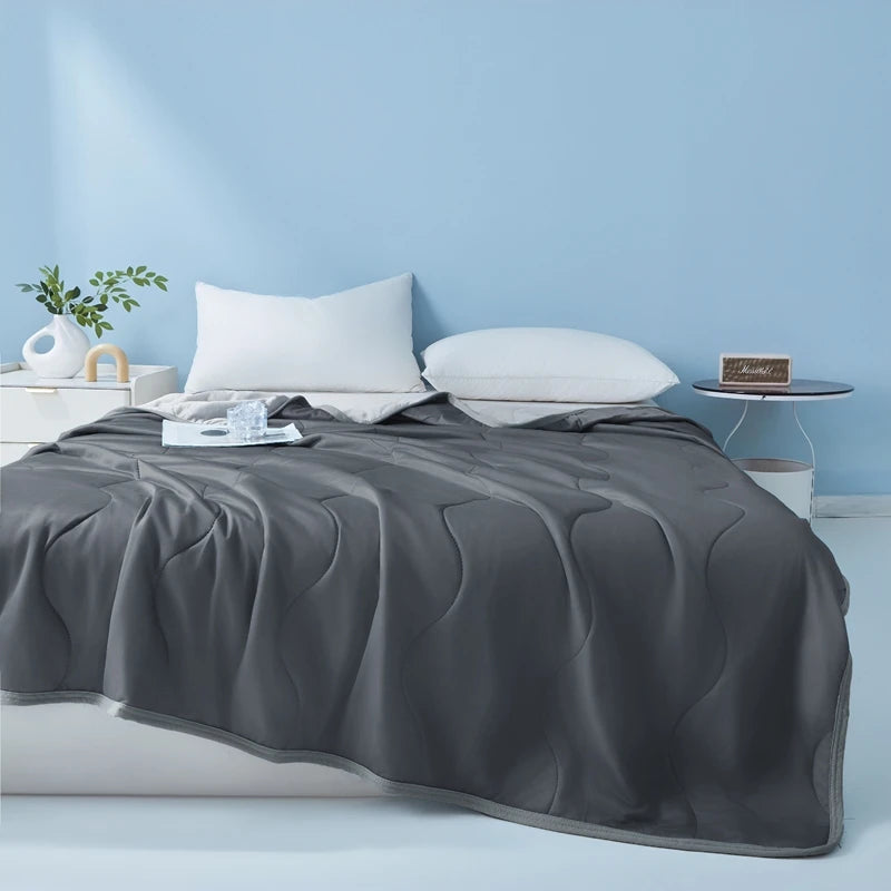 King Size Cooling Comforter - Breathable & Lightweight Silk Cooling Blanket, for Hot Summer Nights