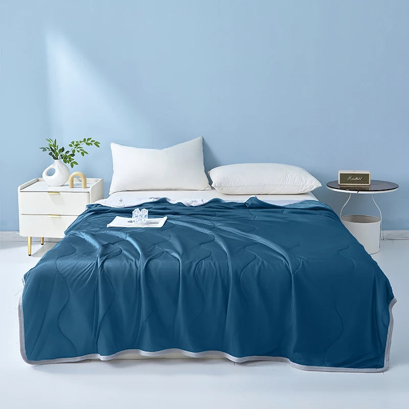 King Size Cooling Comforter - Breathable & Lightweight Silk Cooling Blanket, for Hot Summer Nights