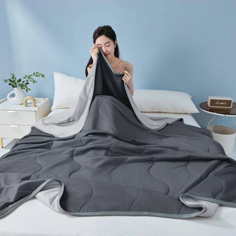 King Size Cooling Comforter - Breathable & Lightweight Silk Cooling Blanket, for Hot Summer Nights