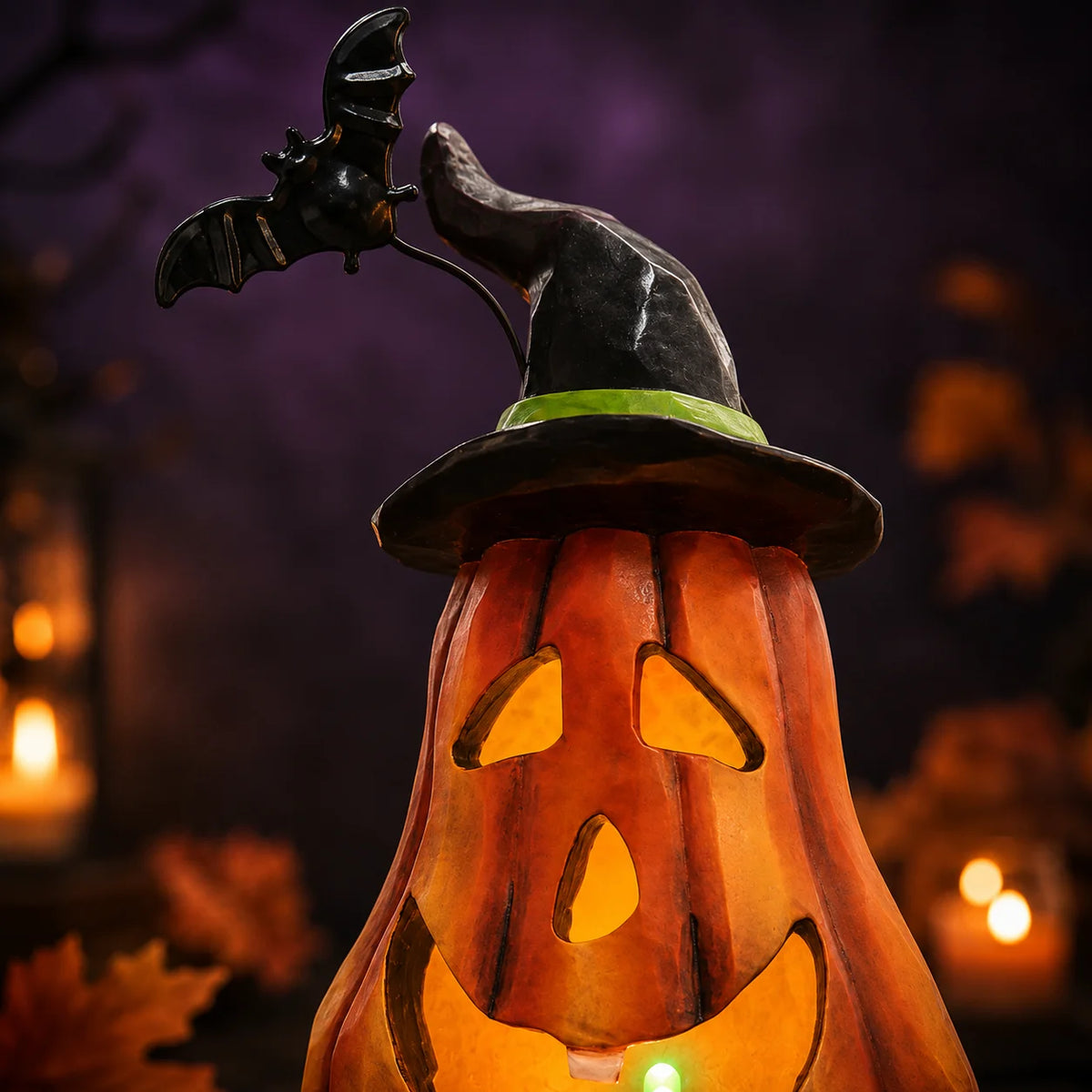 Halloween Pumpkin Figurine Set, 2-Piece LED Light Up Jack-o'-Lantern Decor with Witch Hat & Black Bat Accents, Spooky Glowing Tabletop Figure for Shelf Display, Collectible Fall Seasonal Home Decoration Halloween Gift