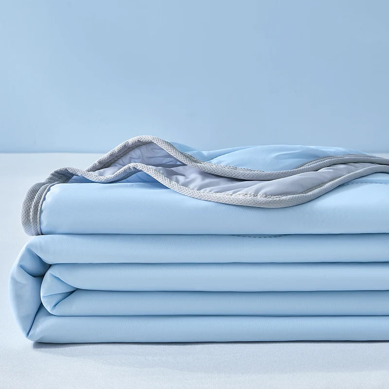 King Size Cooling Comforter - Breathable & Lightweight Silk Cooling Blanket, for Hot Summer Nights